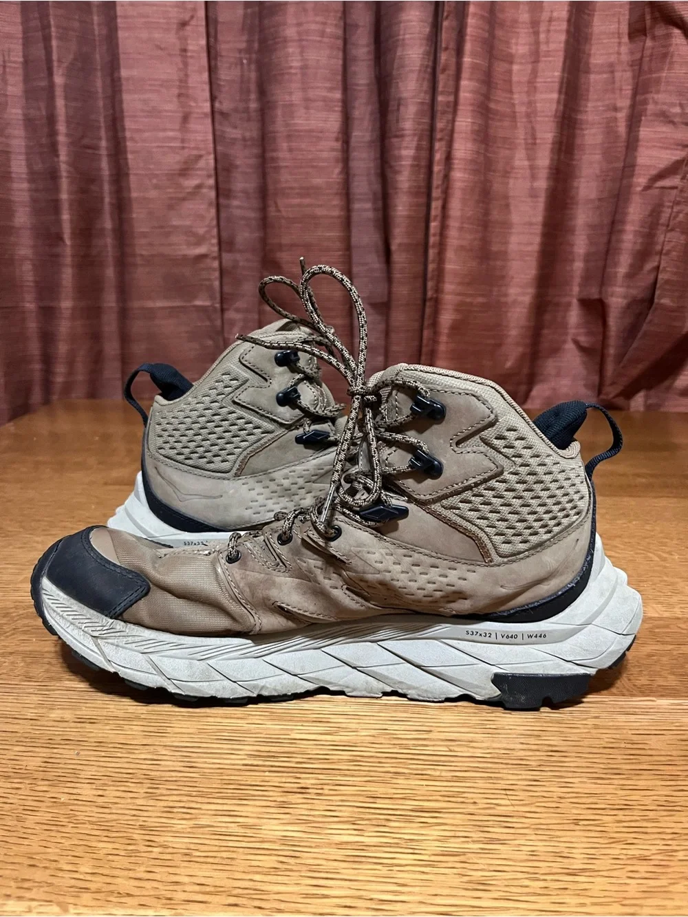 Hoka Anacapa Mid GTX 1122018 Mens 10.5 Brown Waterproof Hiking Boots Vibram